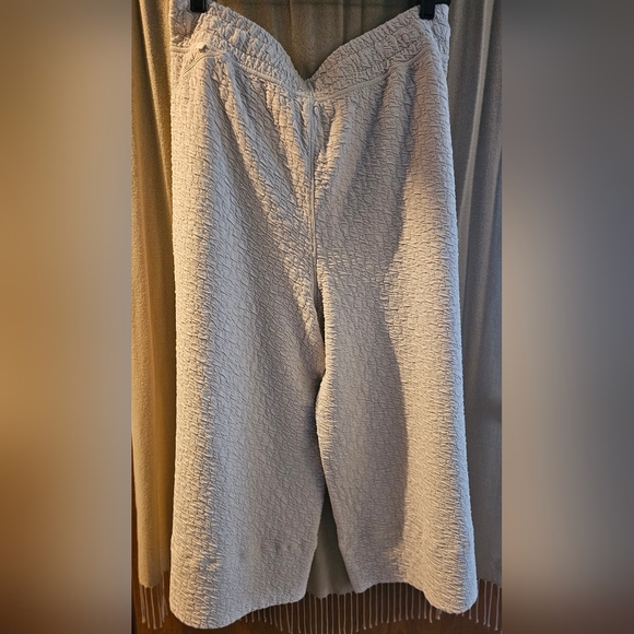 LULULEMON - Picture 2 of 3